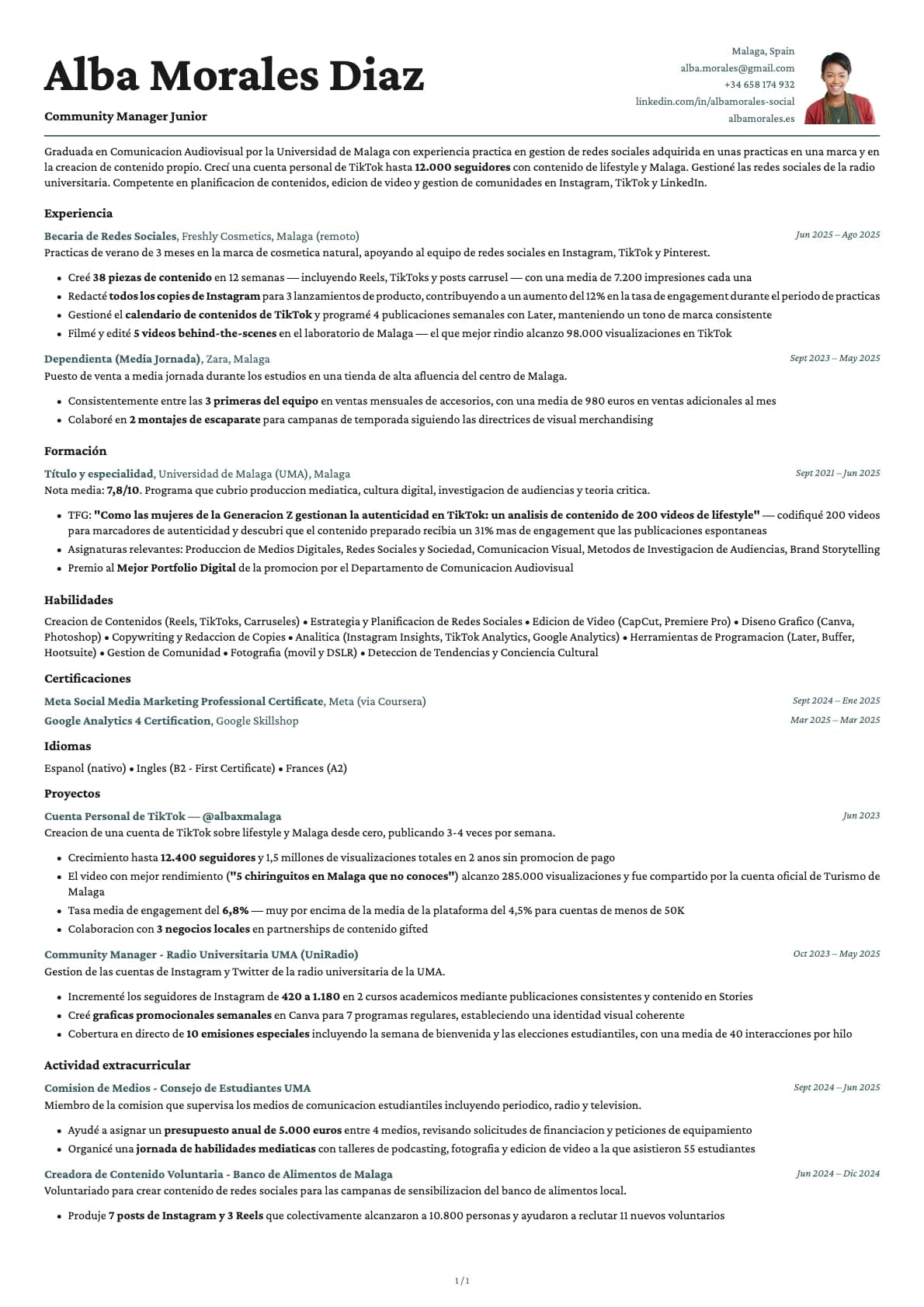 Community Manager Junior resume example