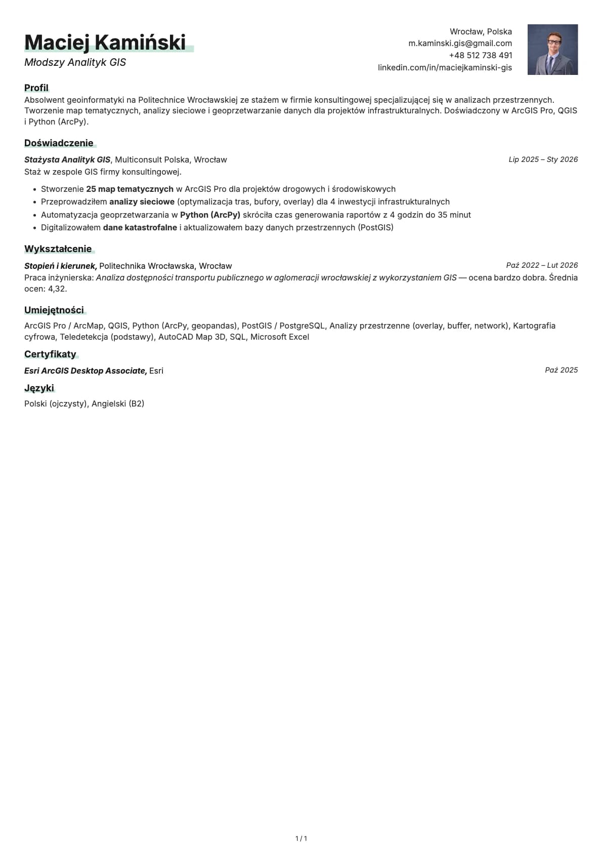 Mlodszy Analityk GIS resume example