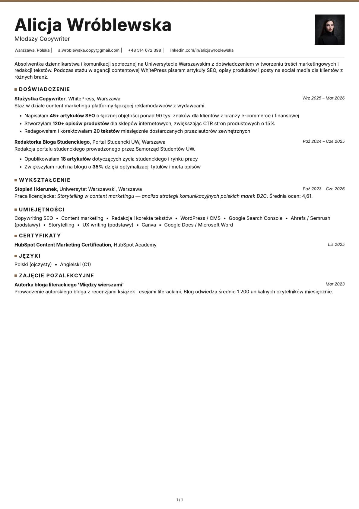 Mlodszy Copywriter resume example