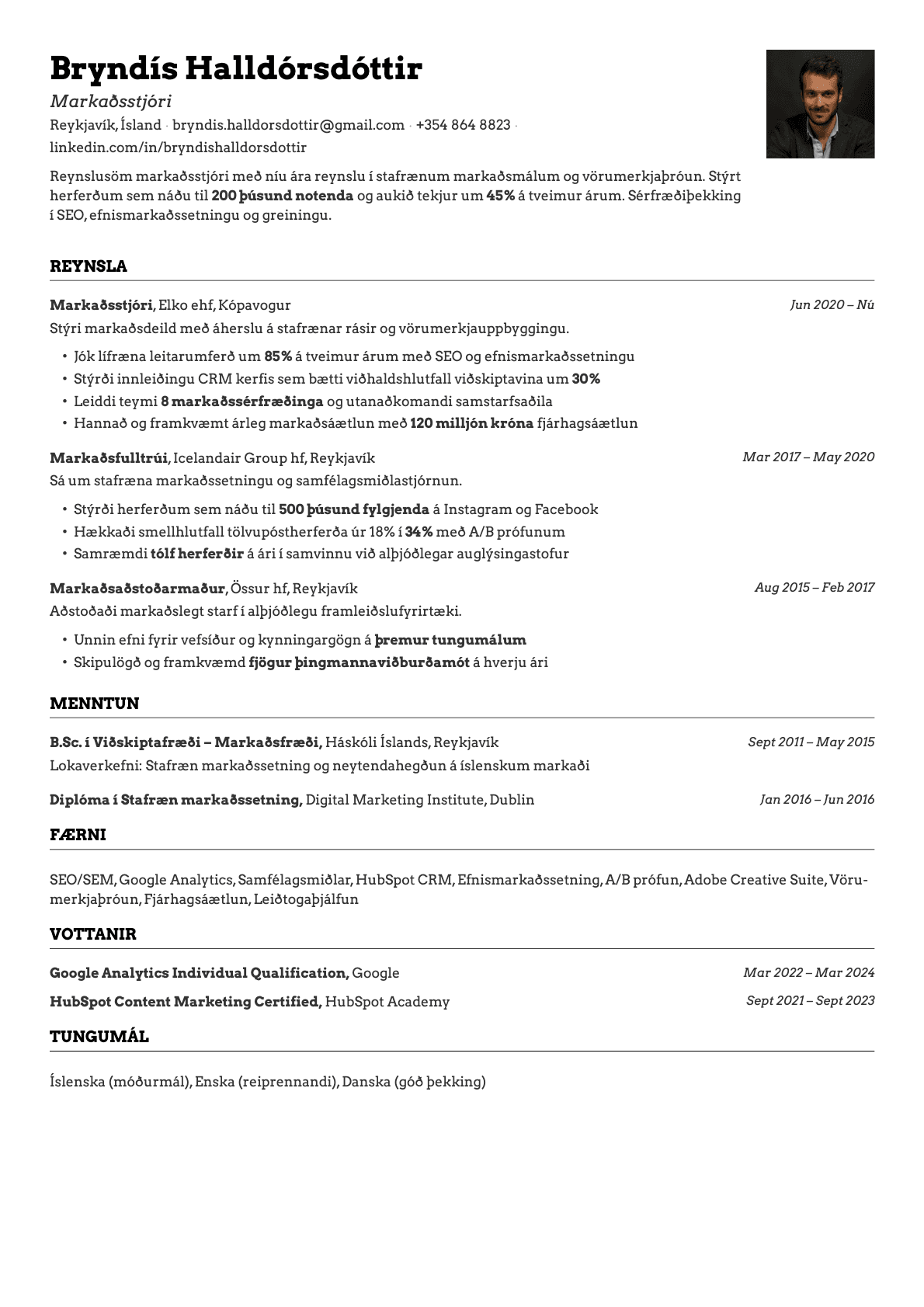 Emerald Photo resume template preview