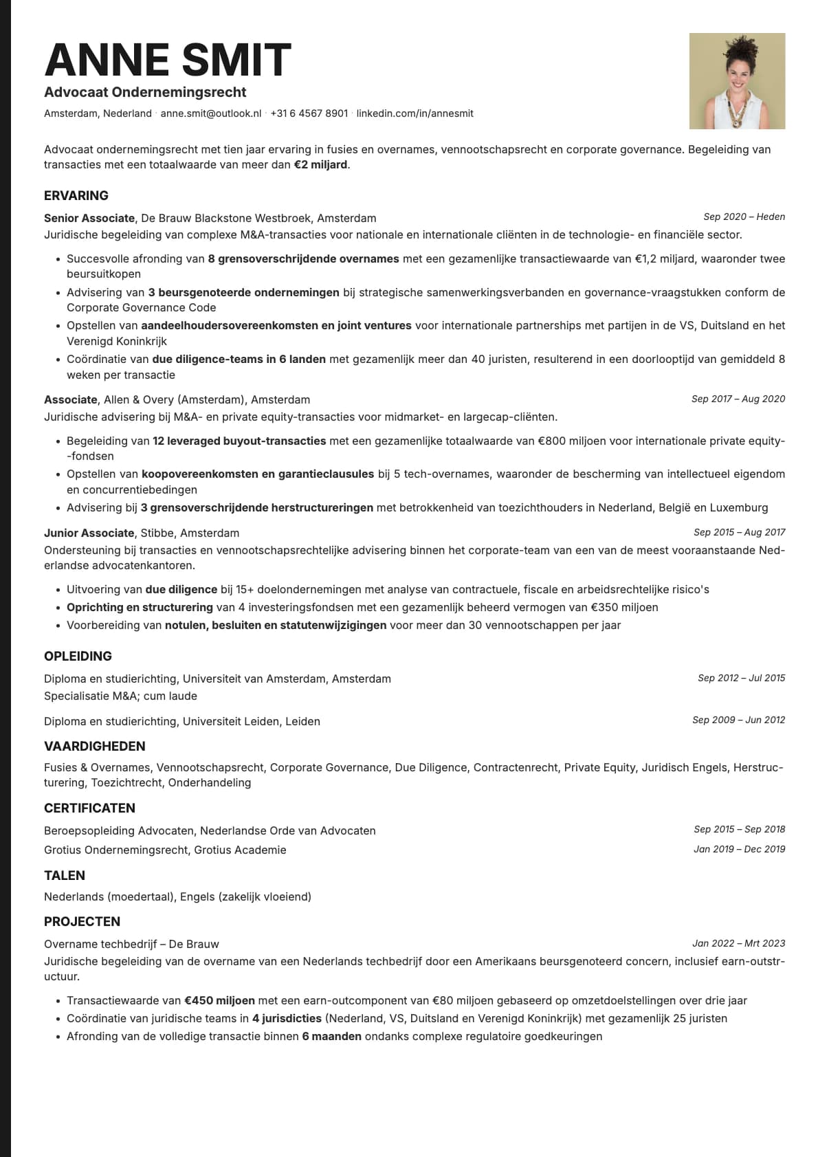 Bold Edge Photo resume template preview