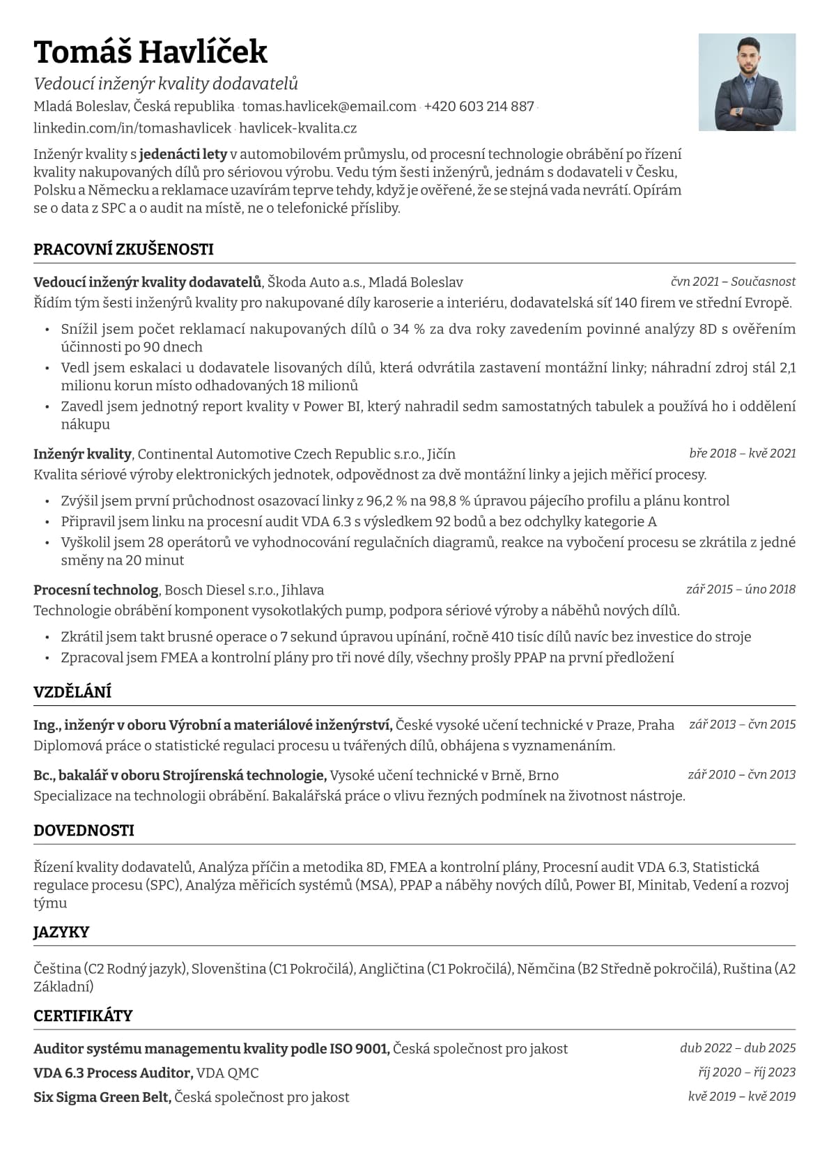 Emerald Photo resume template preview
