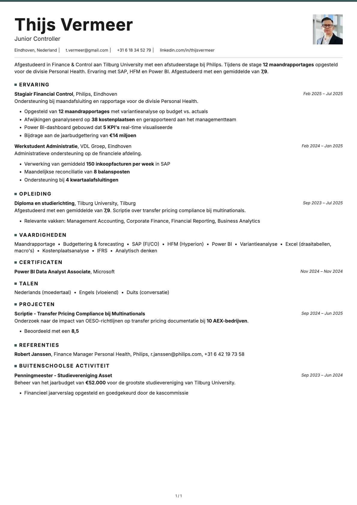 Junior Controller resume example