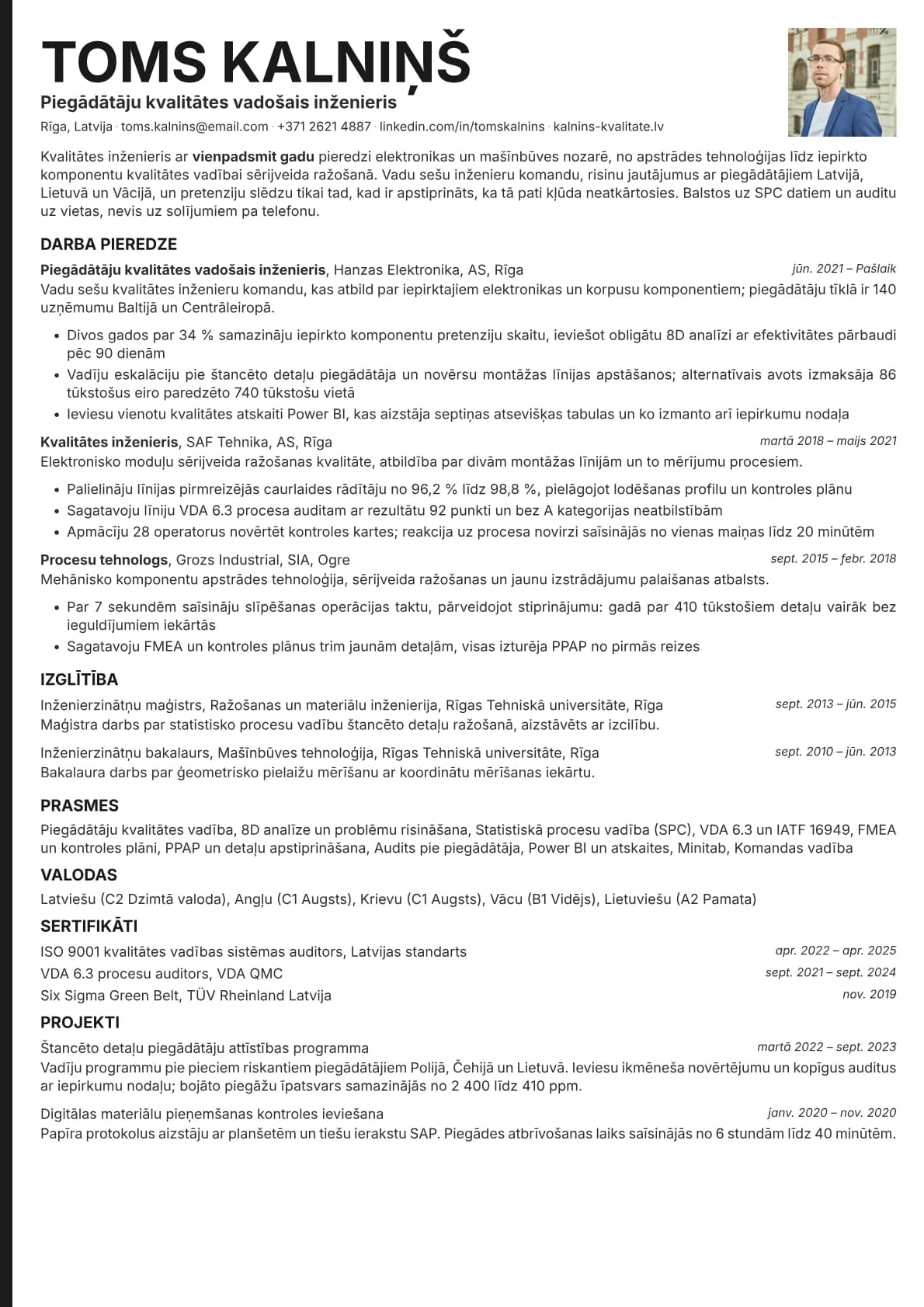 Bold Edge Photo resume template preview